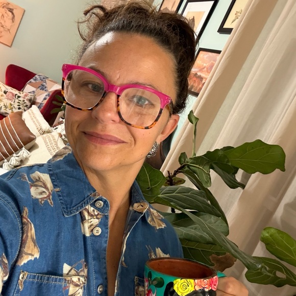 Meet your Posher, Holly - Picture 1 of 1